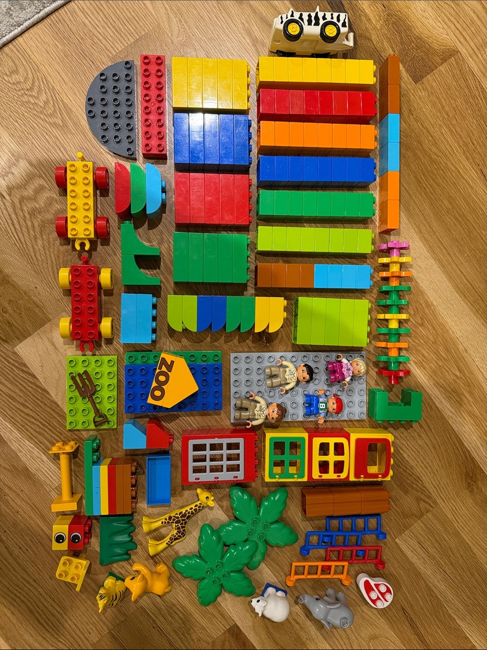 LEGO Duplo Lot featuring Zoo themed pieces